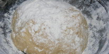 Шаг 1: румяных булочек с курагой и черносливом