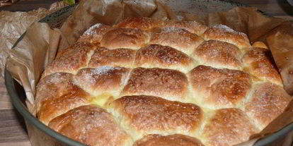 Шаг 3: румяных булочек с курагой и черносливом