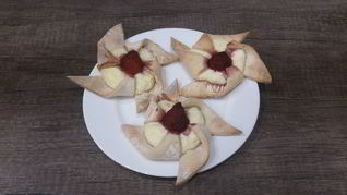 Рецепт Слоеных булочек с творогом и клубникой