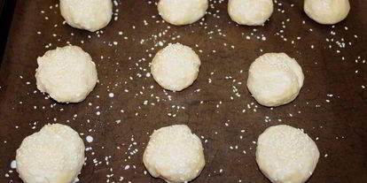 Шаг 4: турецких сырных булочек с кунжутом