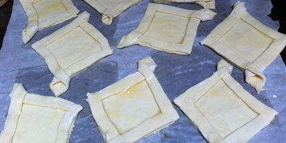 Шаг 5: ватрушек из слоеного теста с заварным кремом