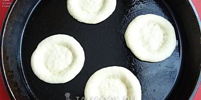 Шаг 12: ватрушек с копченым сыром и укропом