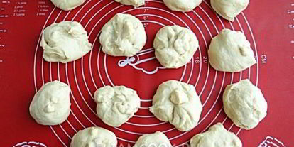 Шаг 9: ватрушек с копченым сыром и укропом