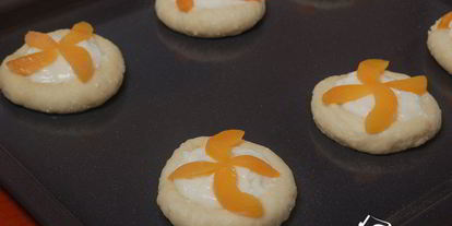 Шаг 7: ватрушек с пудингома и абрикосами