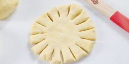 Шаг 10: ватрушек с творогом, брынзой и зеленью