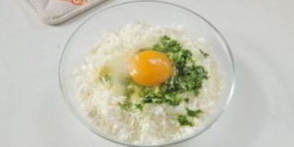 Шаг 8: ватрушек с творогом, брынзой и зеленью