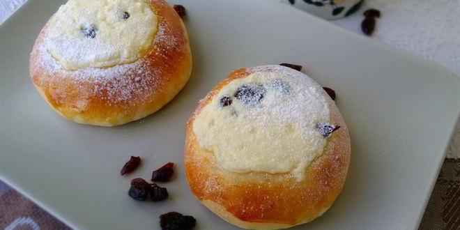 Рецепт ватрушек с творогом и клюквой