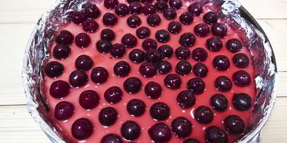 Шаг 18: чизкейка с вишней