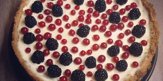 Рецепт Чизкейка со сливочным сыром и ягодами