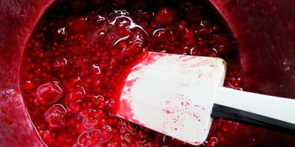 Шаг 11: фисташкового чизкейка с малиной