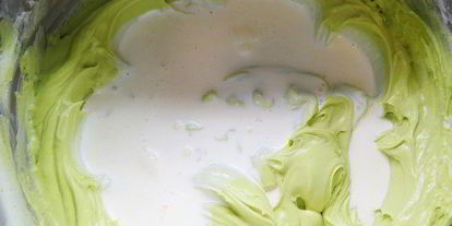 Шаг 8: фисташкового чизкейка с малиной