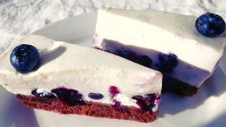 Рецепт Летнего чизкейка с рикоттой и голубикой без выпечки
