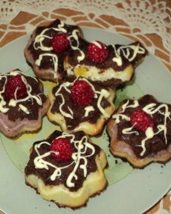 Рецепт мраморного чизкейка с малиной и персиками