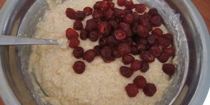 Шаг 3: апельсиновых кексов с овсяными хлопьями и вяленой вишней