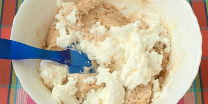 Шаг 3: бананового кекса с консервированной вишней