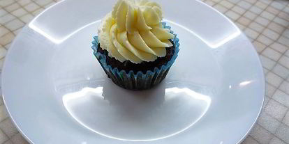 Шаг 11: черемуховых капкейков с апельсиновым джемом и ванильным кремом