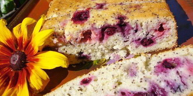 Рецепт кекса макового с малиной и смородиной