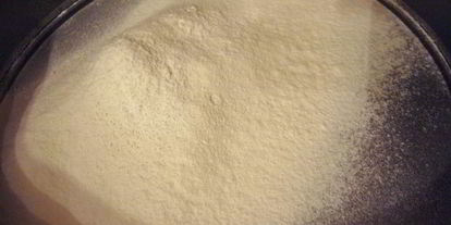 Шаг 1: кекса макового с малиной и смородиной