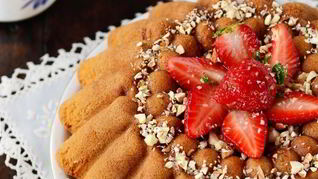 Рецепт Кекса с творожно-клубничной начинкой