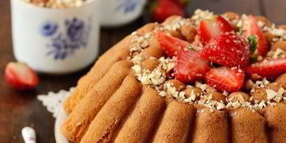 Шаг 5: кекса с творожно-клубничной начинкой