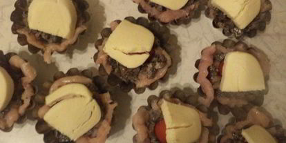 Шаг 7: кексов из куриного филе с шампиньонами и сулугуни