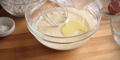 Шаг 3: маленьких кексов с начинкой из ирисок на сметане