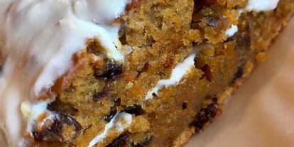 Шаг 8: морковного кекса с изюмом и орехами