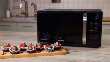 Рецепт Шоколадных кексов с кремом в микроволновке Samsung