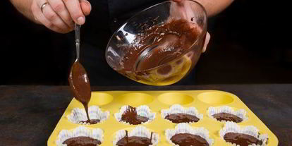 Шаг 3: шоколадных кексов с кремом в микроволновке samsung