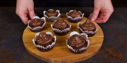 Шаг 6: шоколадных кексов с кремом в микроволновке samsung