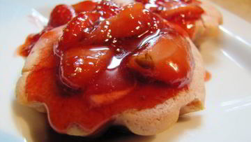 Рецепт Творожно-клубничных кексы с клубничным конфитюром