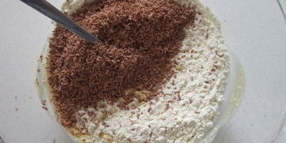 Шаг 2: творожного кекса с шоколадом и орехами