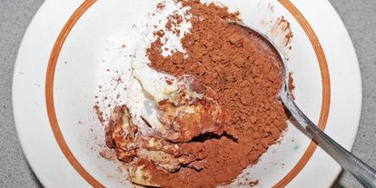 Шаг 8: воздушного кекса на кефире с изюмом