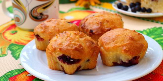 Рецепт ягодных кексов с кокосовой стружкой