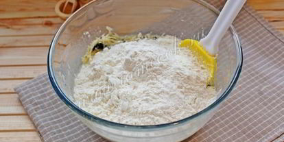 Шаг 5: закусочных кексов с вялеными томатами и оливками