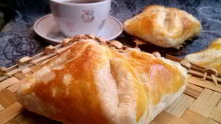 Рецепт Хачапури из готового слоеного теста