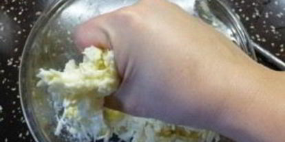 Шаг 3: хачапури из слоеного дрожжевого теста