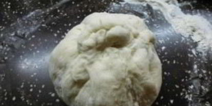 Шаг 7: хачапури из слоеного дрожжевого теста