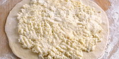 Шаг 9: хачапури с сулугуни