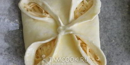 Шаг 7: хачапури с сыром из слоеного теста