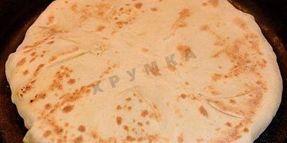 Шаг 11: хачапури с творогом на сковороде