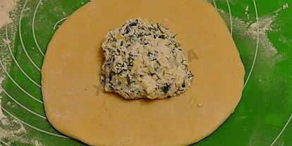 Шаг 8: хачапури с творогом на сковороде