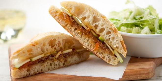 Рецепт чиабатты с луком и яблоком