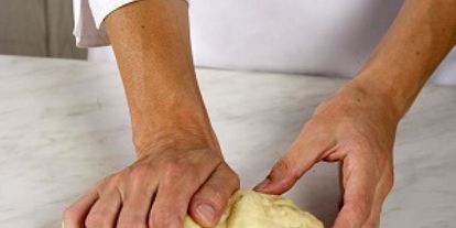 Шаг 1: хлеба с вялеными помидорами и тимьяном