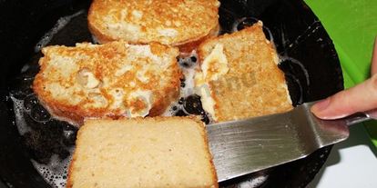 Шаг 6: хлеба в молоке с яйцом на сковороде