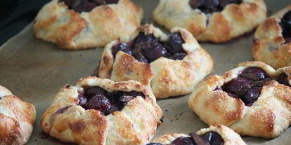 Шаг 10: мини-галетов с черешней и темным шоколадом