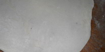 Шаг 1: лаваша на сковороде