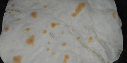 Шаг 2: лаваша на сковороде