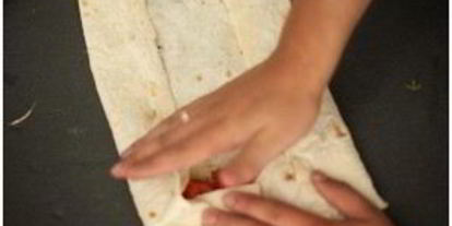 Шаг 4: лаваша с адыгейским сыром и зеленью