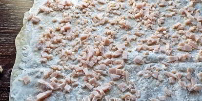 Шаг 6: лаваша с корейской морковкой и ветчиной